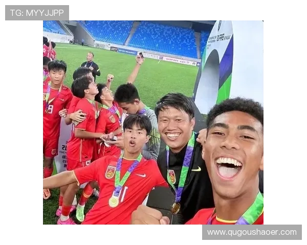 国足逆转取胜展现顽强斗志 新星闪耀赛场引燃全国热潮 国足逆转取胜展现顽强斗志 新星闪耀赛场引燃全国热潮