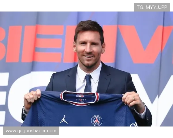 梅西转会巴黎后首度亮相大秀技巧引爆全场球迷热情