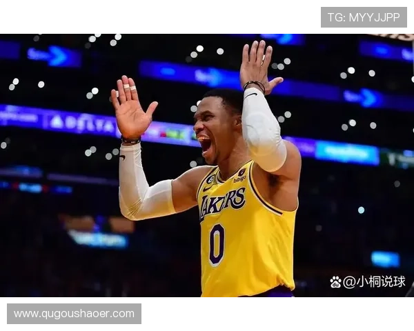 詹姆斯伤退湖人逆转失败 湖人主帅解释为何未让威少出场