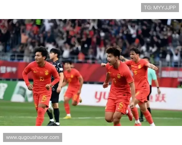 中国足球队备战亚洲杯 目标冲击四强 热身赛迎战强敌提升状态