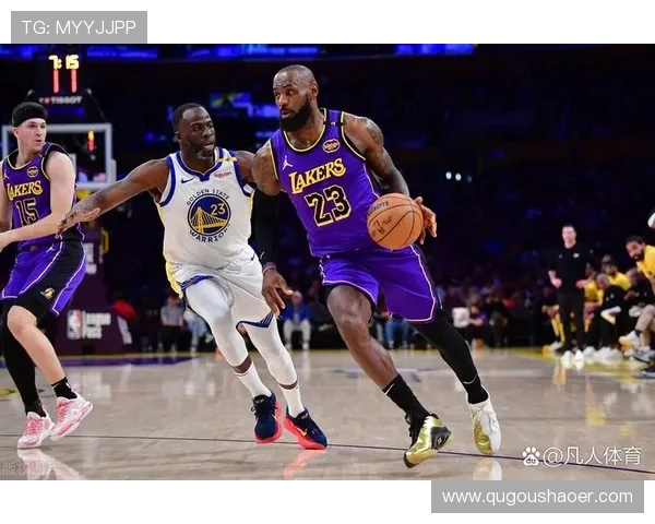NBA最新动态：湖人交易巨头与勇士迎战火热季前赛，詹姆斯状态引关注